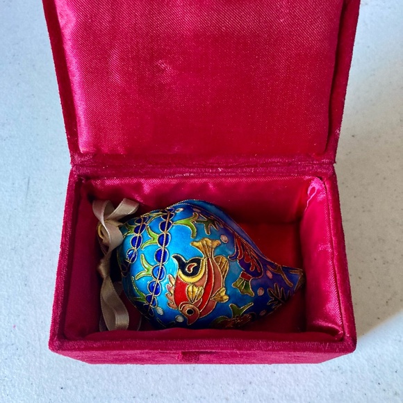 Cloisonné shell ornament with beautiful fish, original velvet packaging - Picture 4 of 6